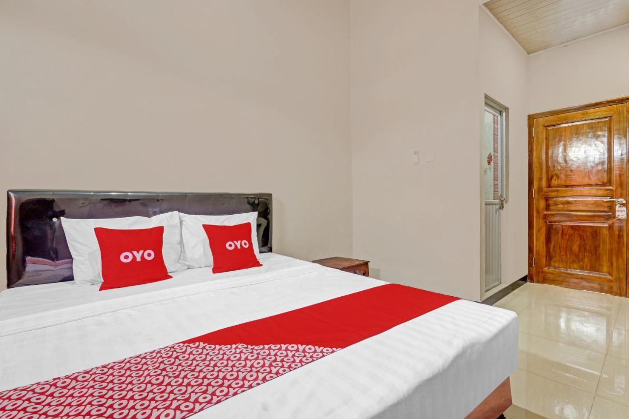Oyo 90796 Hotel Mulya Indah Tambakmulya Exterior photo
